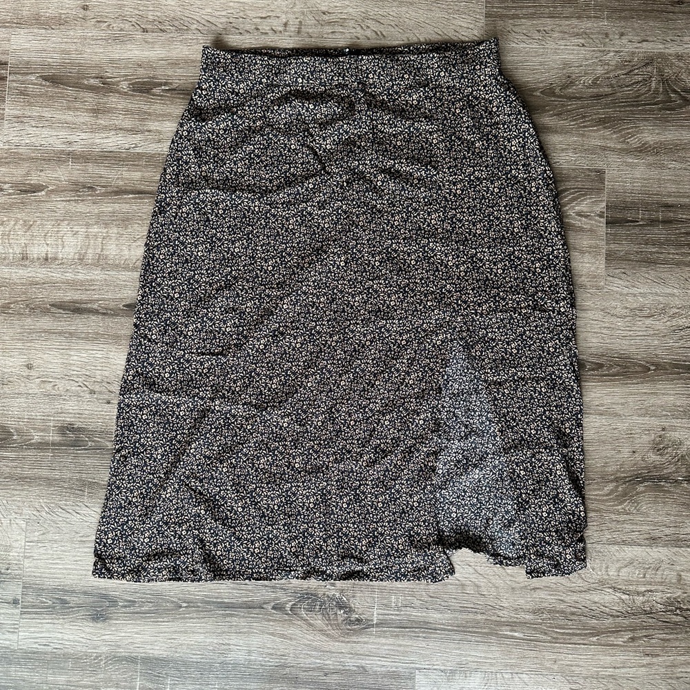 American Eagle Floral Skirt